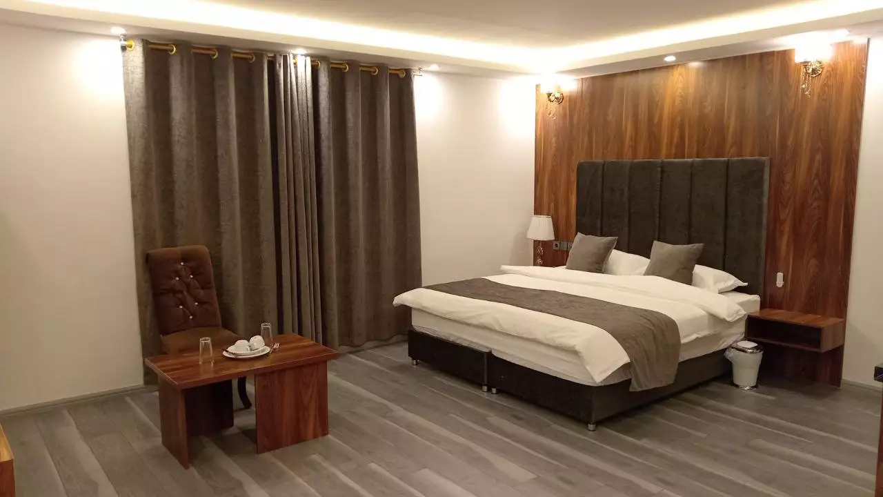 Alibaba https://cdn.alibaba.ir/ostorage/hotel-accommodation-images/68984caca1e6f83605b7dd0c_سوئیت دونفره دبل.webp